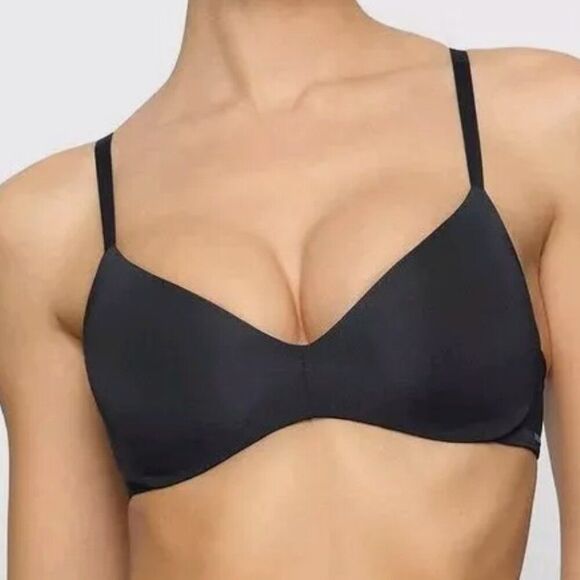 Women Skims Ultimate Collection Push Up Plunge Bra Onyx/Black in Size 32DD